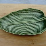 Slip dish in the shape of a palm leaf