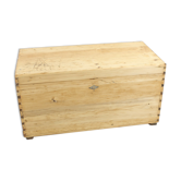 Ancien coffre de sapin