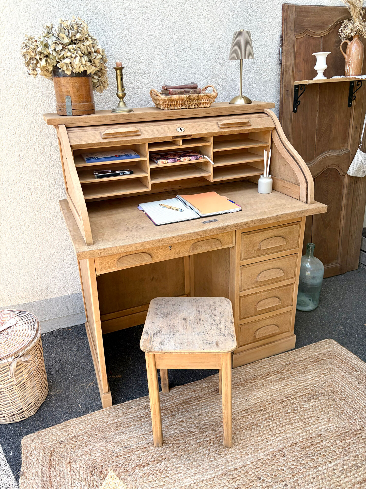 Curtain desk