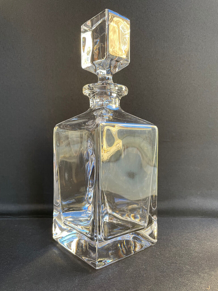 Whisky decanter in blown and cut crystal