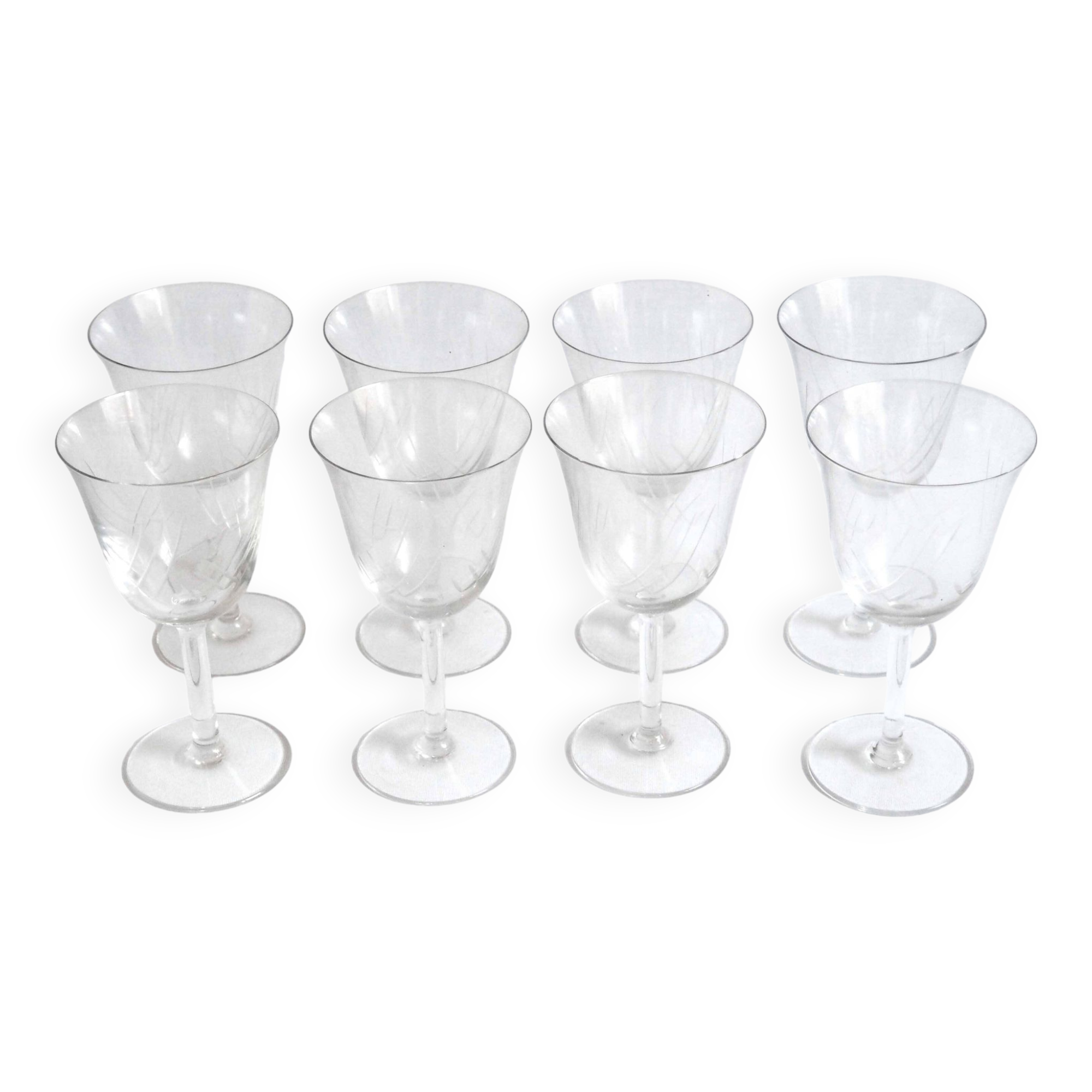 8 verres de vin à pied ciselés
