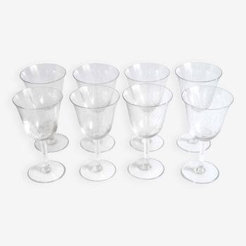 8 chiseled stemmed wine glasses