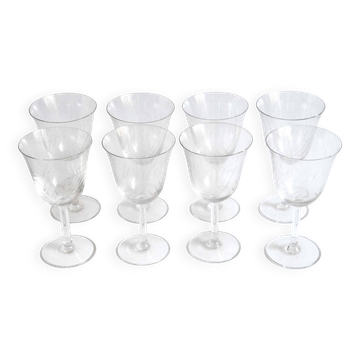 8 chiseled stemmed wine glasses