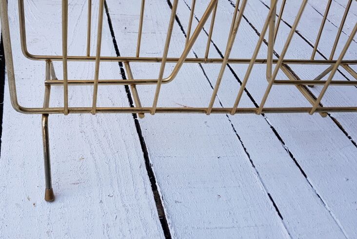 Wear magazine 60s gold metal