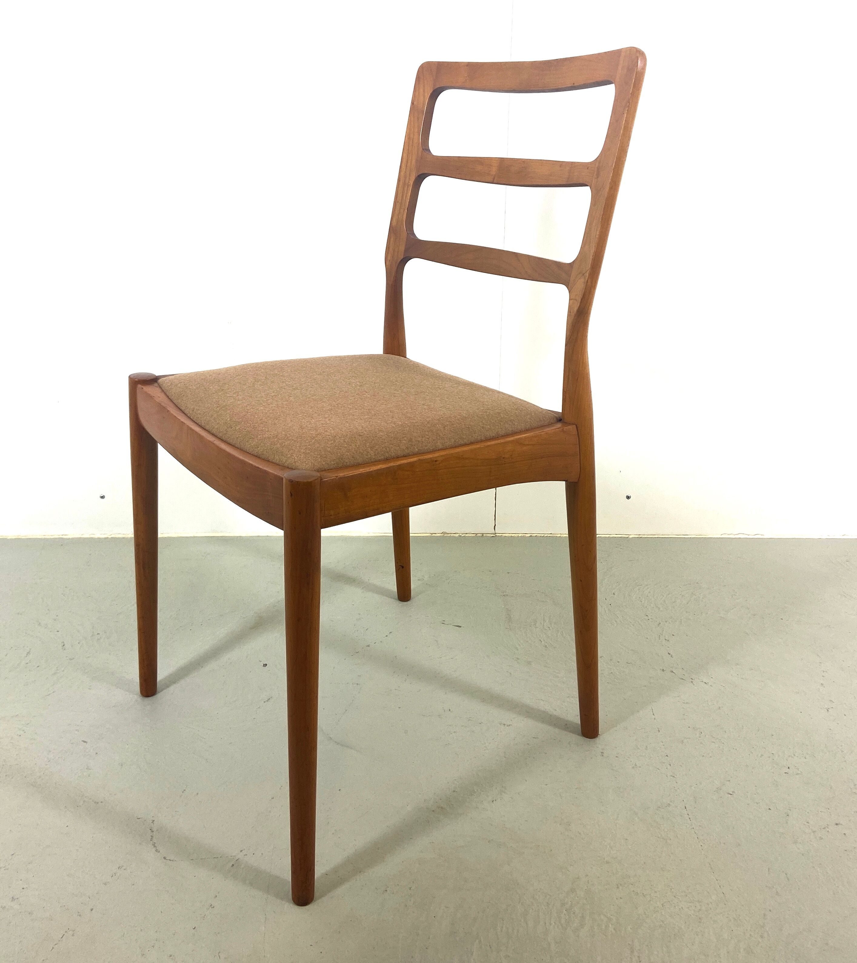 Set of 4 Casala chairs