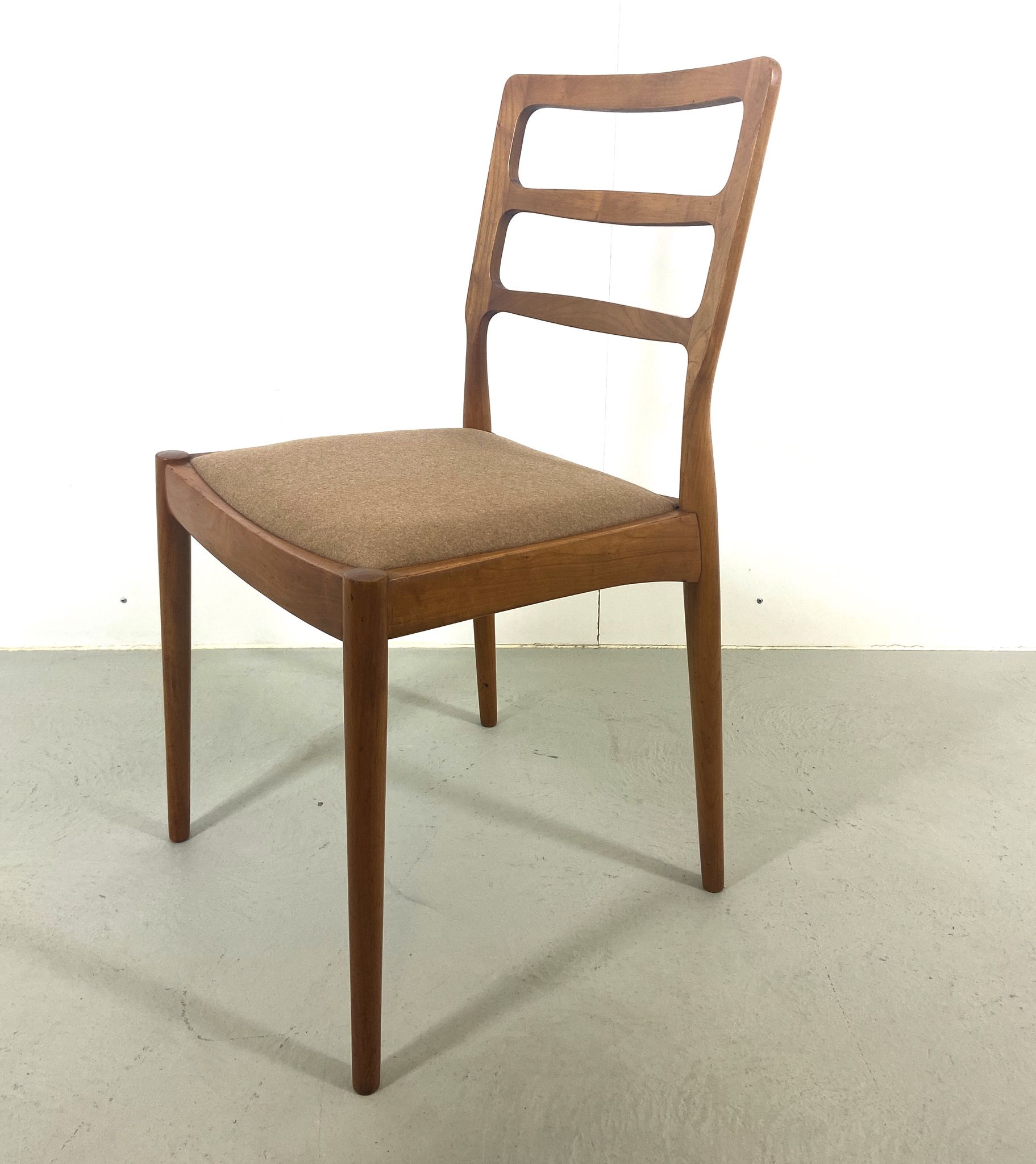 Set of 4 Casala chairs