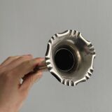 Petit vase soliflore en métal