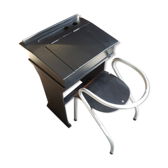 Child desk and chair