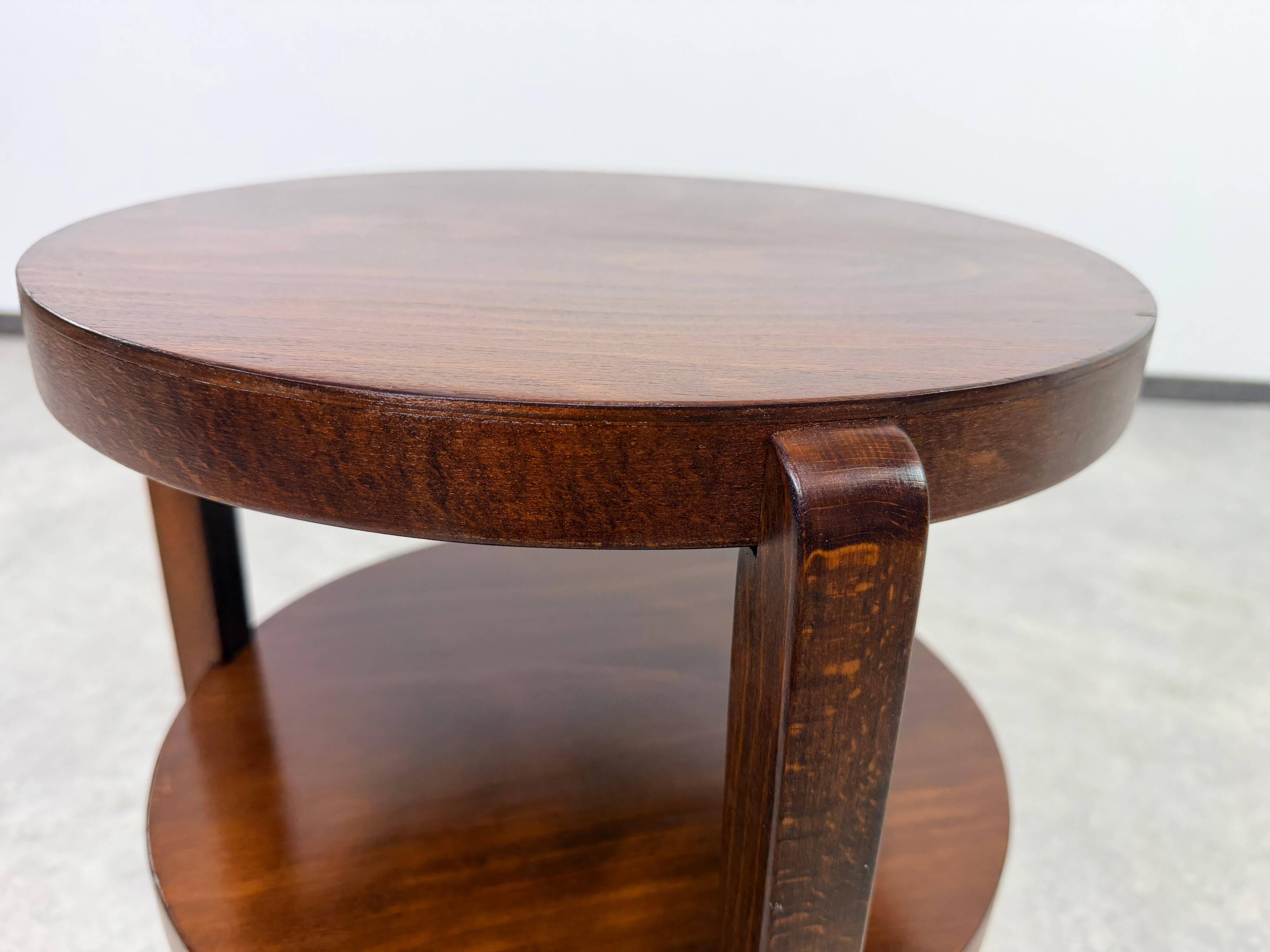 Round side table in Art Deco / functionalist style with shelf, by Thonet-Mundus.