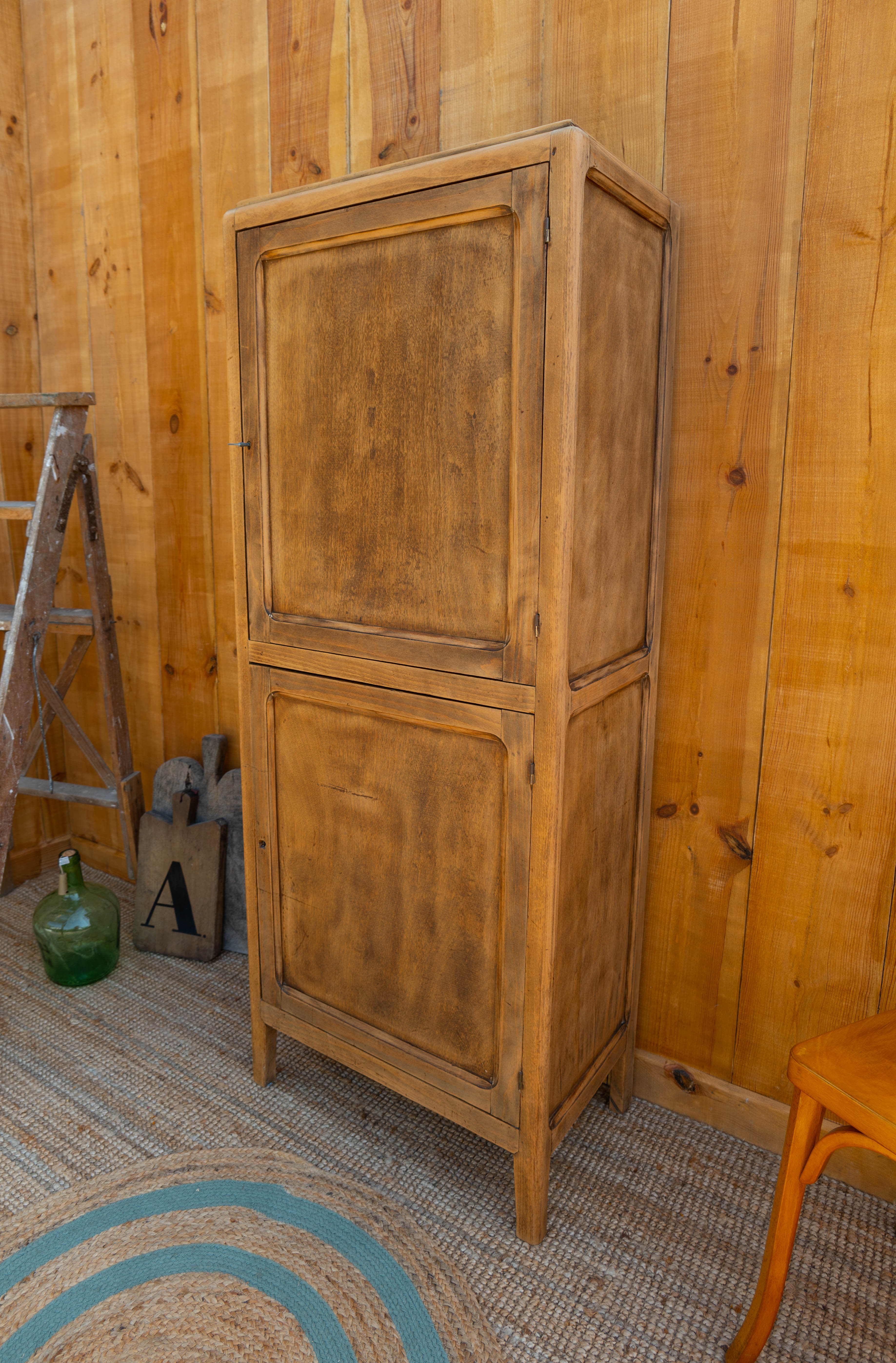 Armoire parisienne