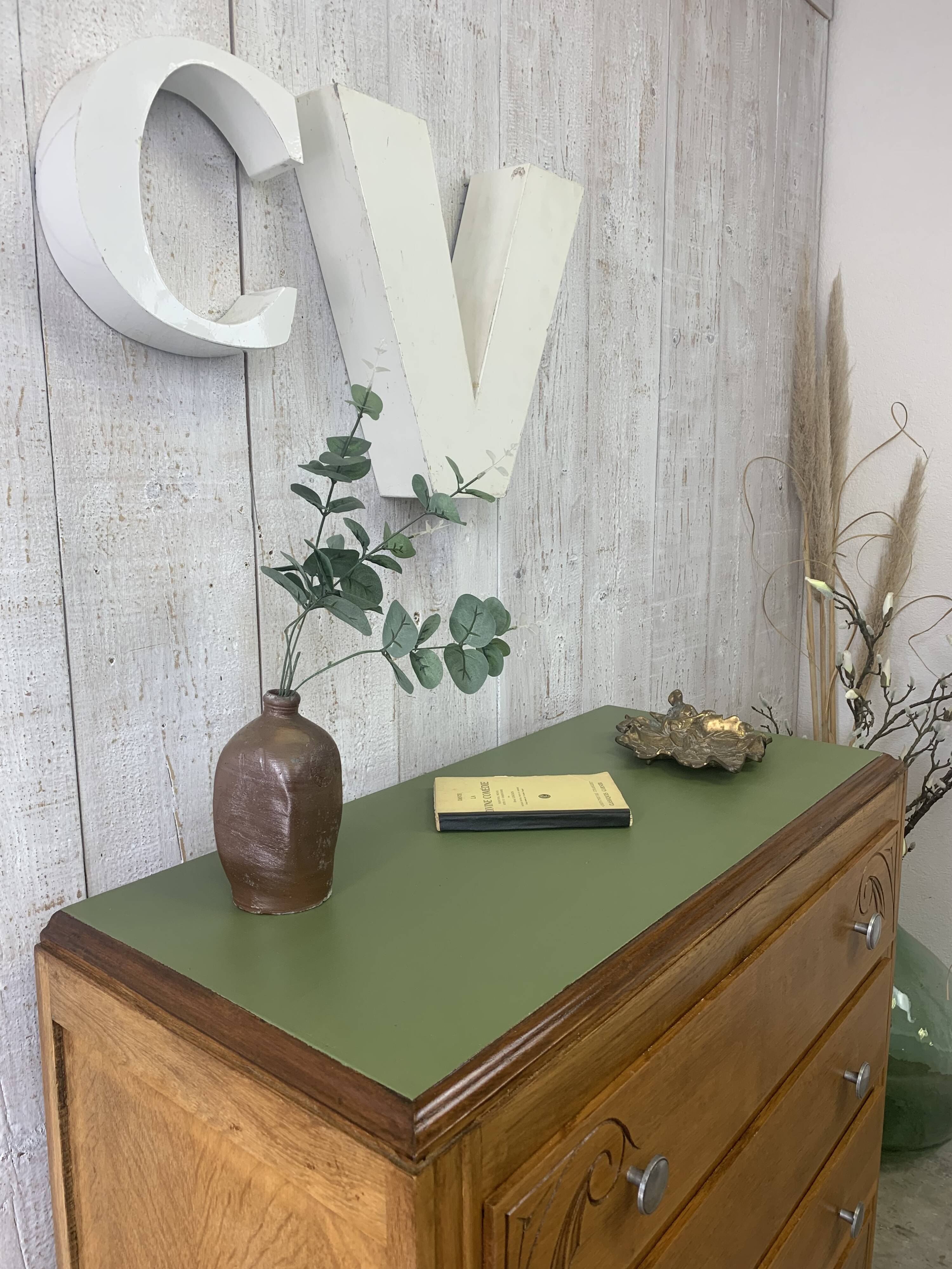 Vintage chest of drawers