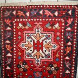 Tapis Couloir Vintage Karajeh du Moyen-Orient, Années 1960, Élégance et Aut