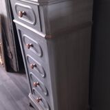 Patinated chest of drawers