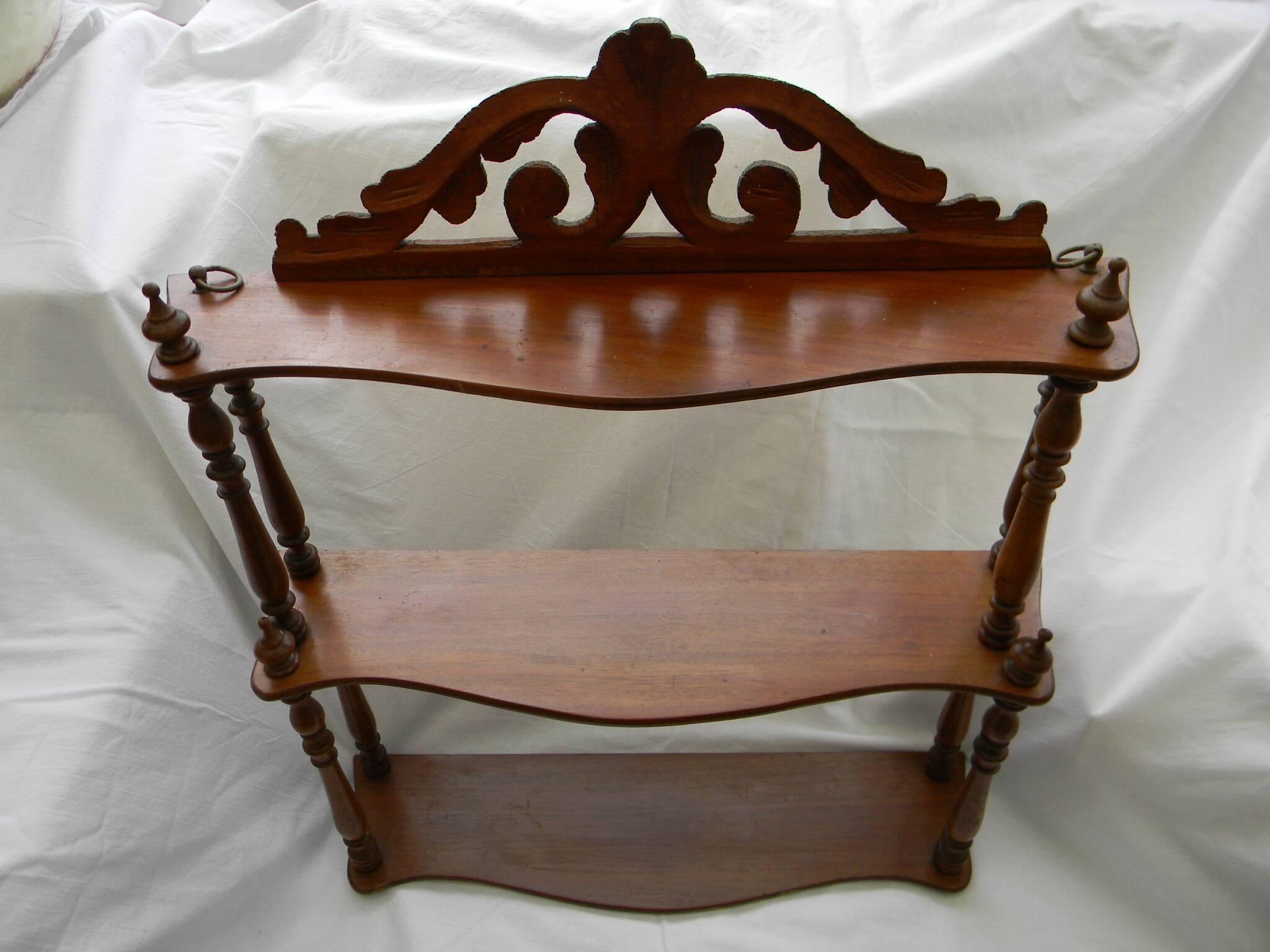 Antique mahogany shelf, 19th century.