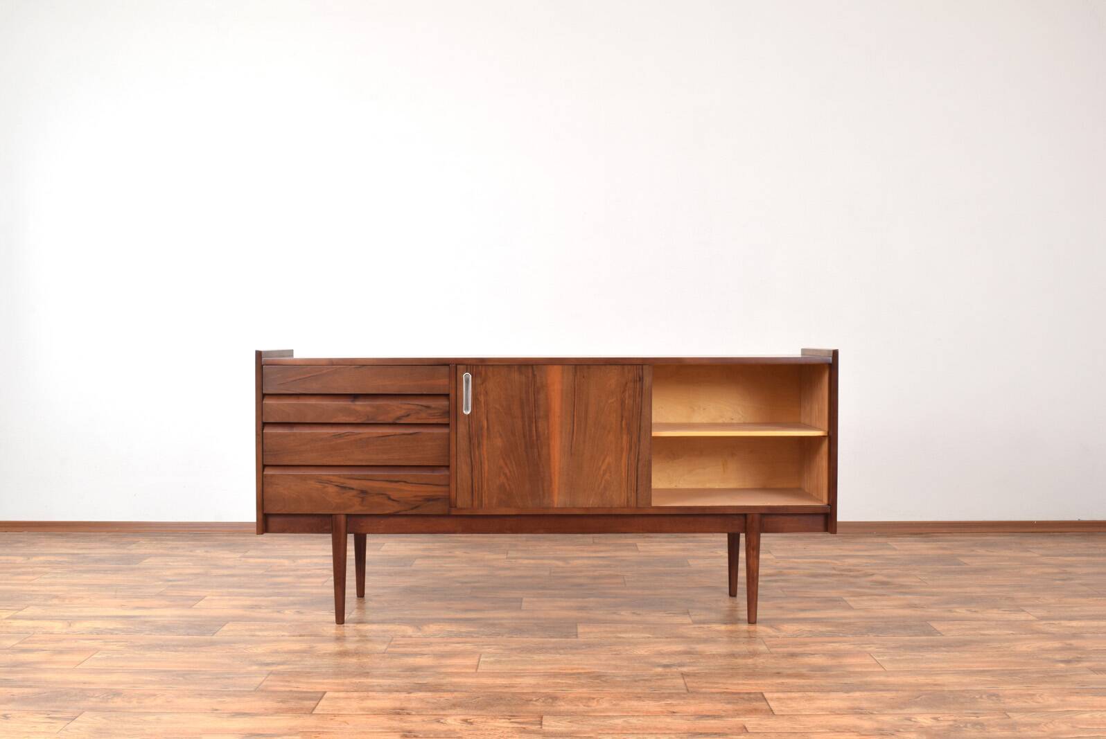 Mid-Century Polish Walnut Sideboard from Bytomskie Fabryki Mebli, 1960s.