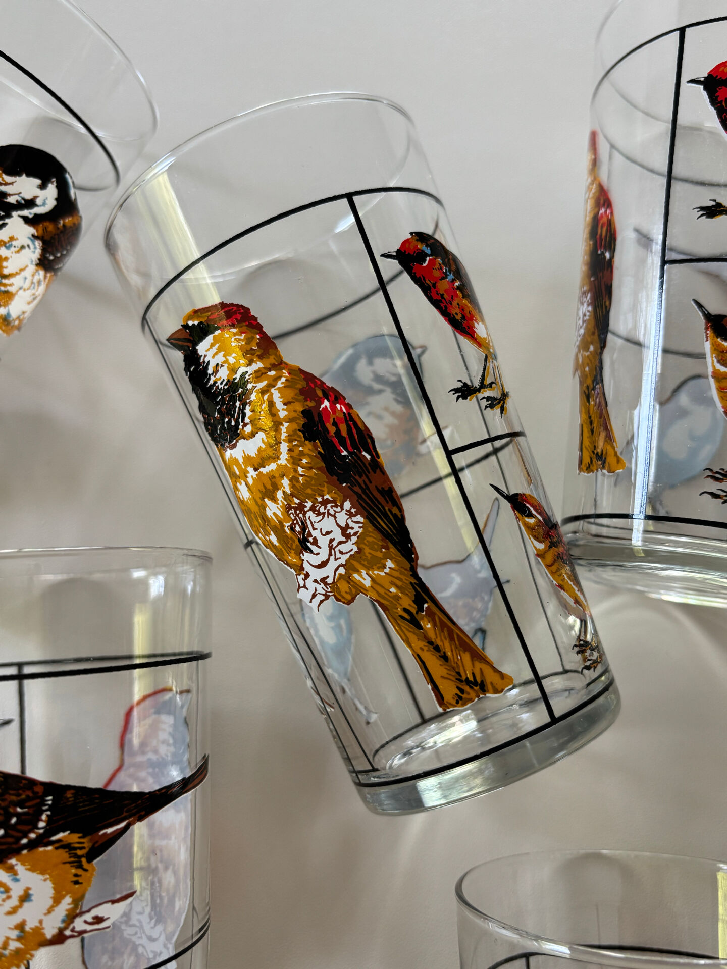Verres à décor d’oiseaux