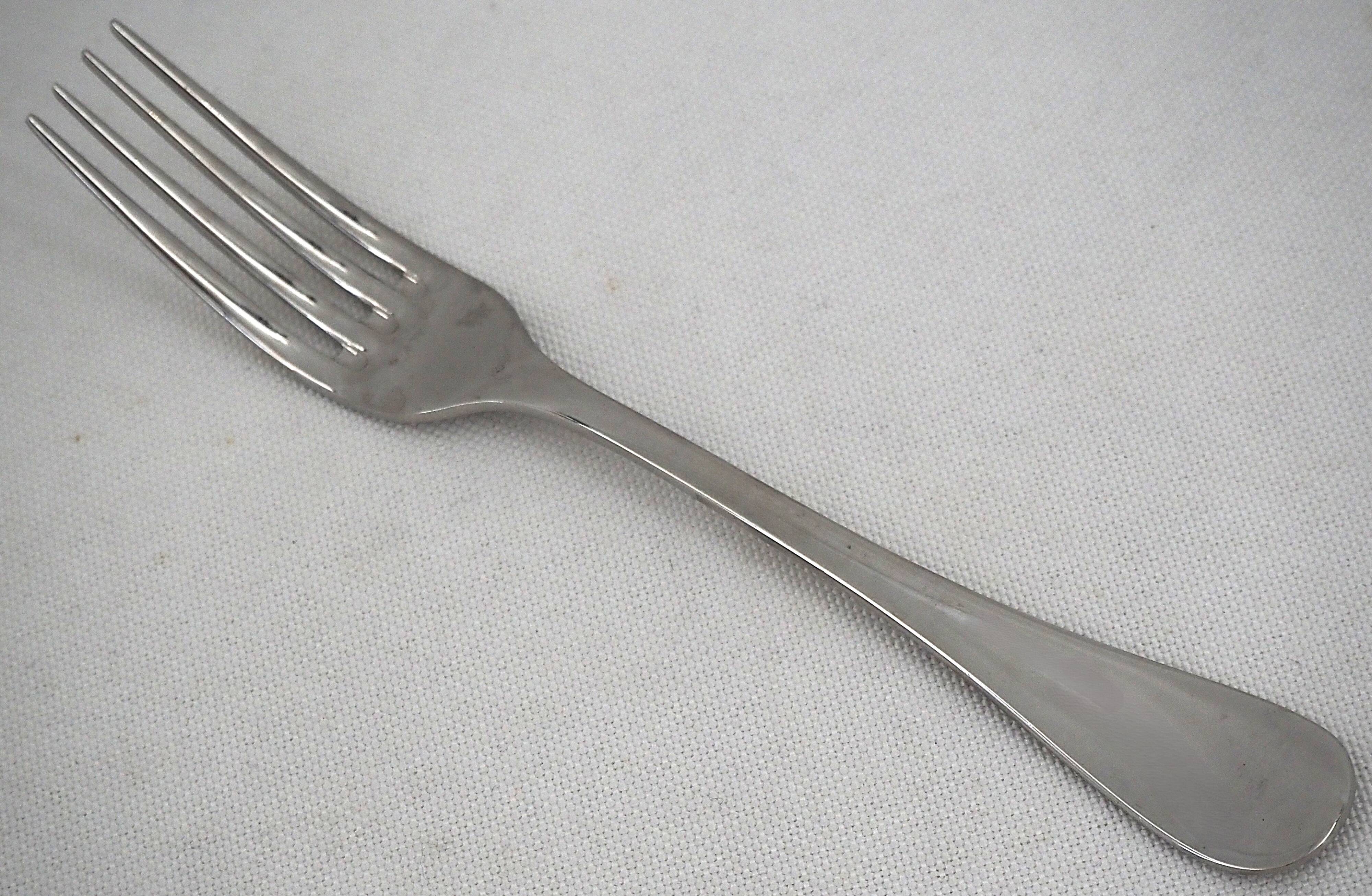 Christofle acier berry, 9 dessert forks, 17 cm in excellent condition.