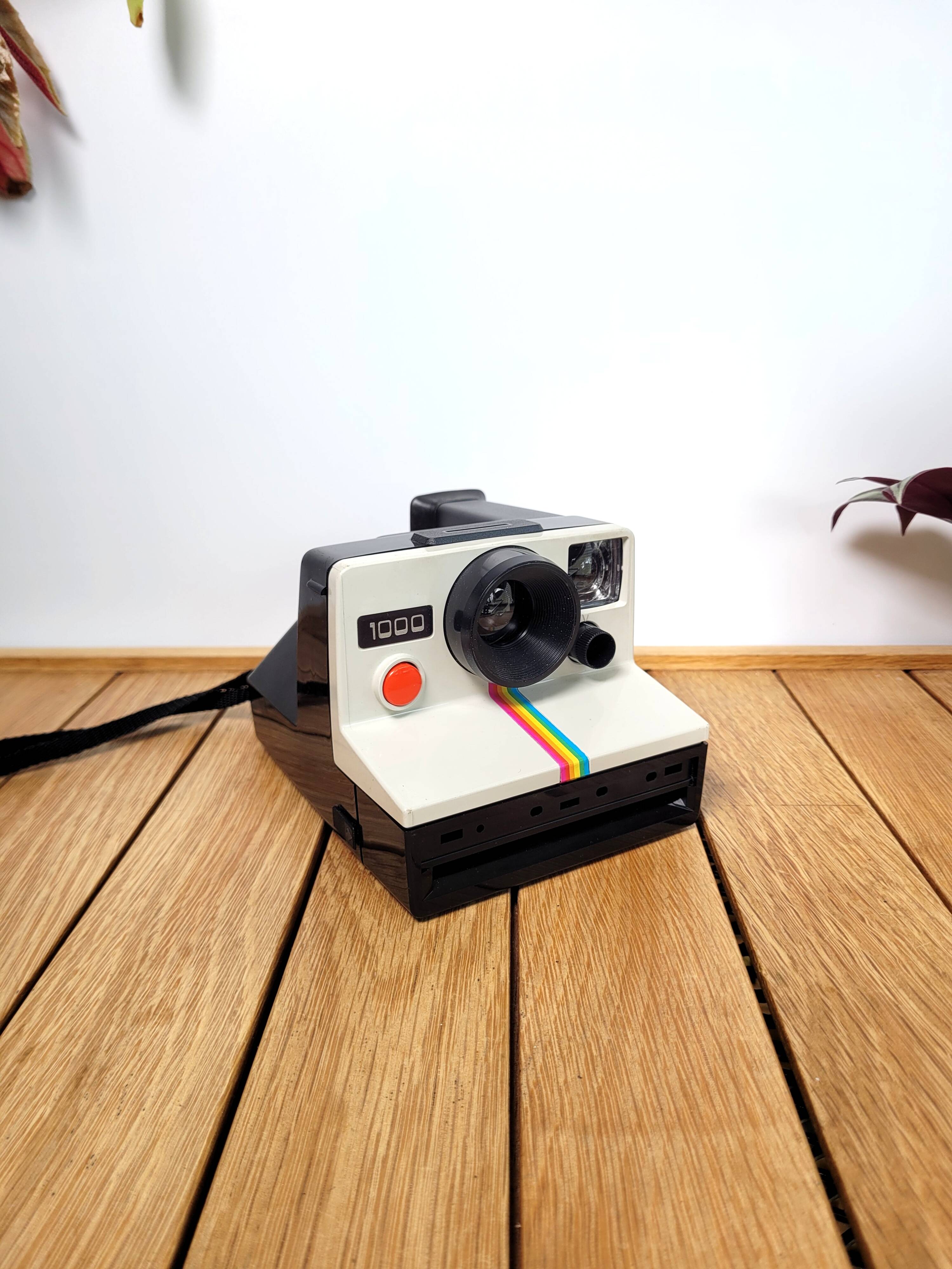 Vintage Polaroid 1000 camera