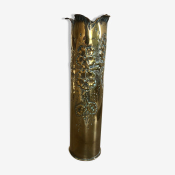Engraved shell vase