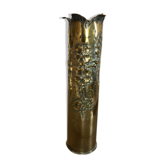 Engraved shell vase