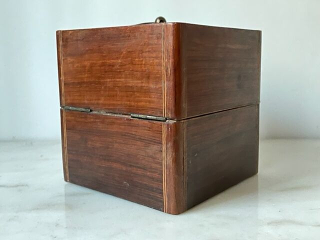 Boite à bijoux en bois de palissandre XIXème siècle