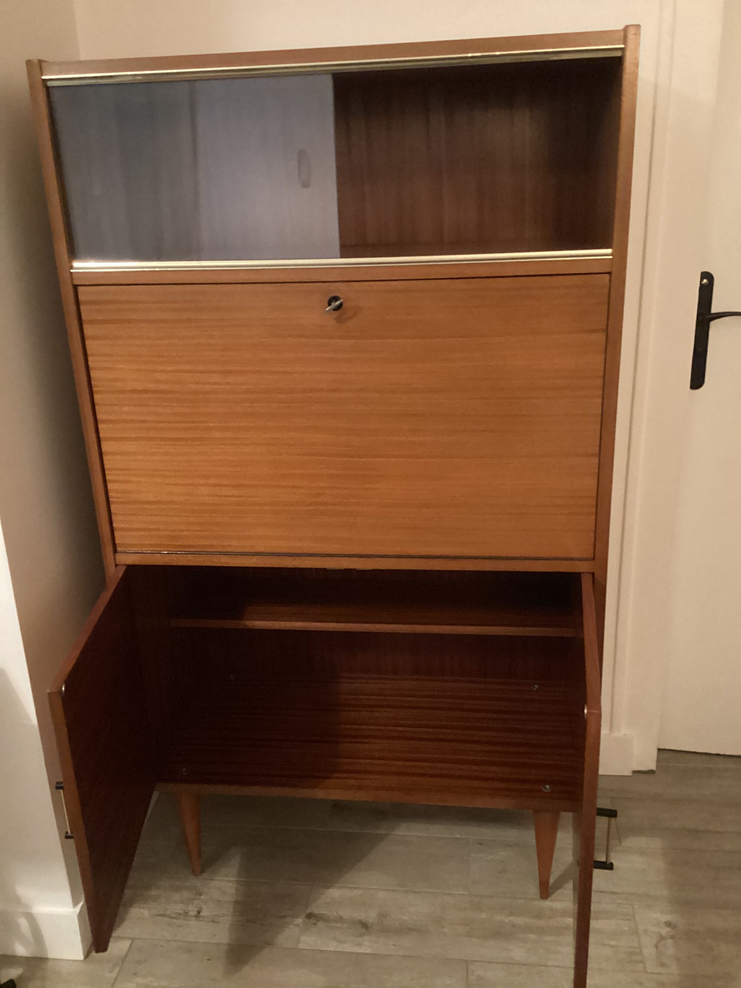 Vintage 50/60s secretary with shop windows