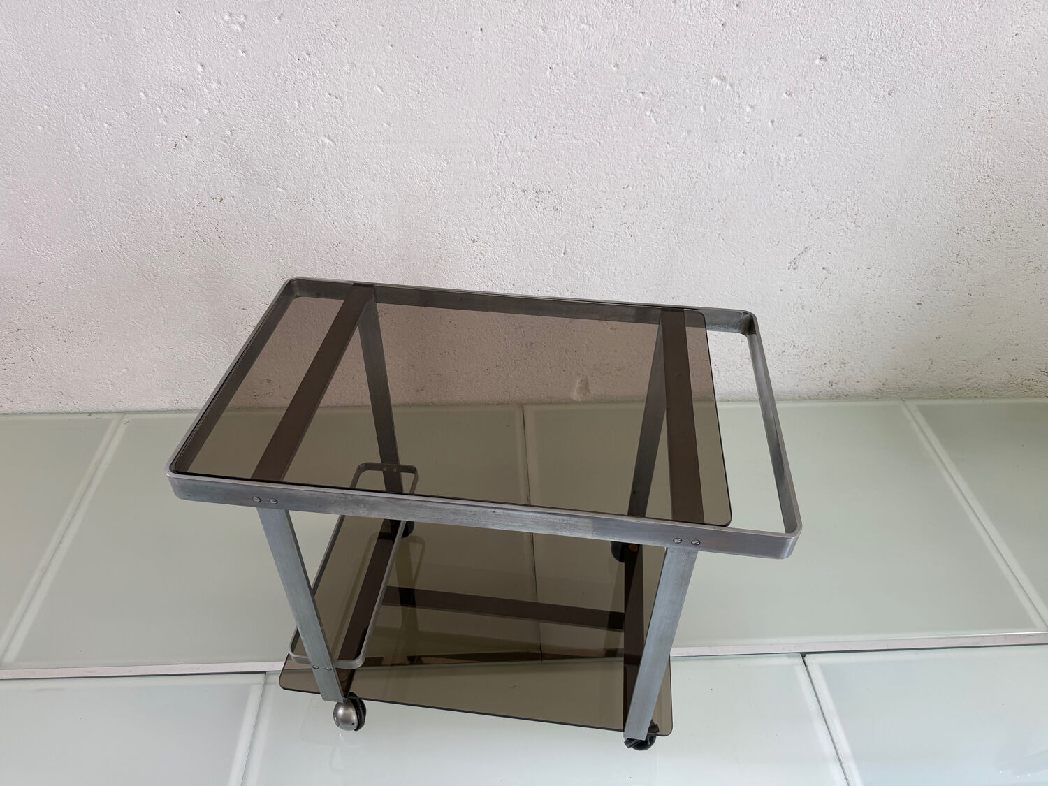 Metal dessert table