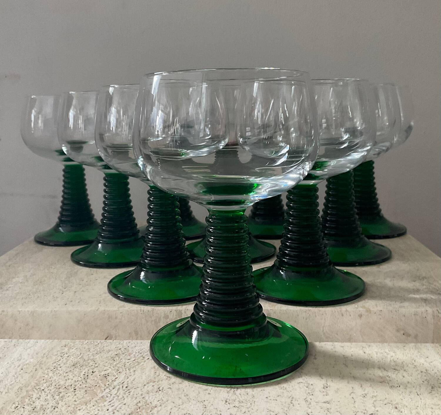 Series of 10 vintage stemmed glasses from the 70s