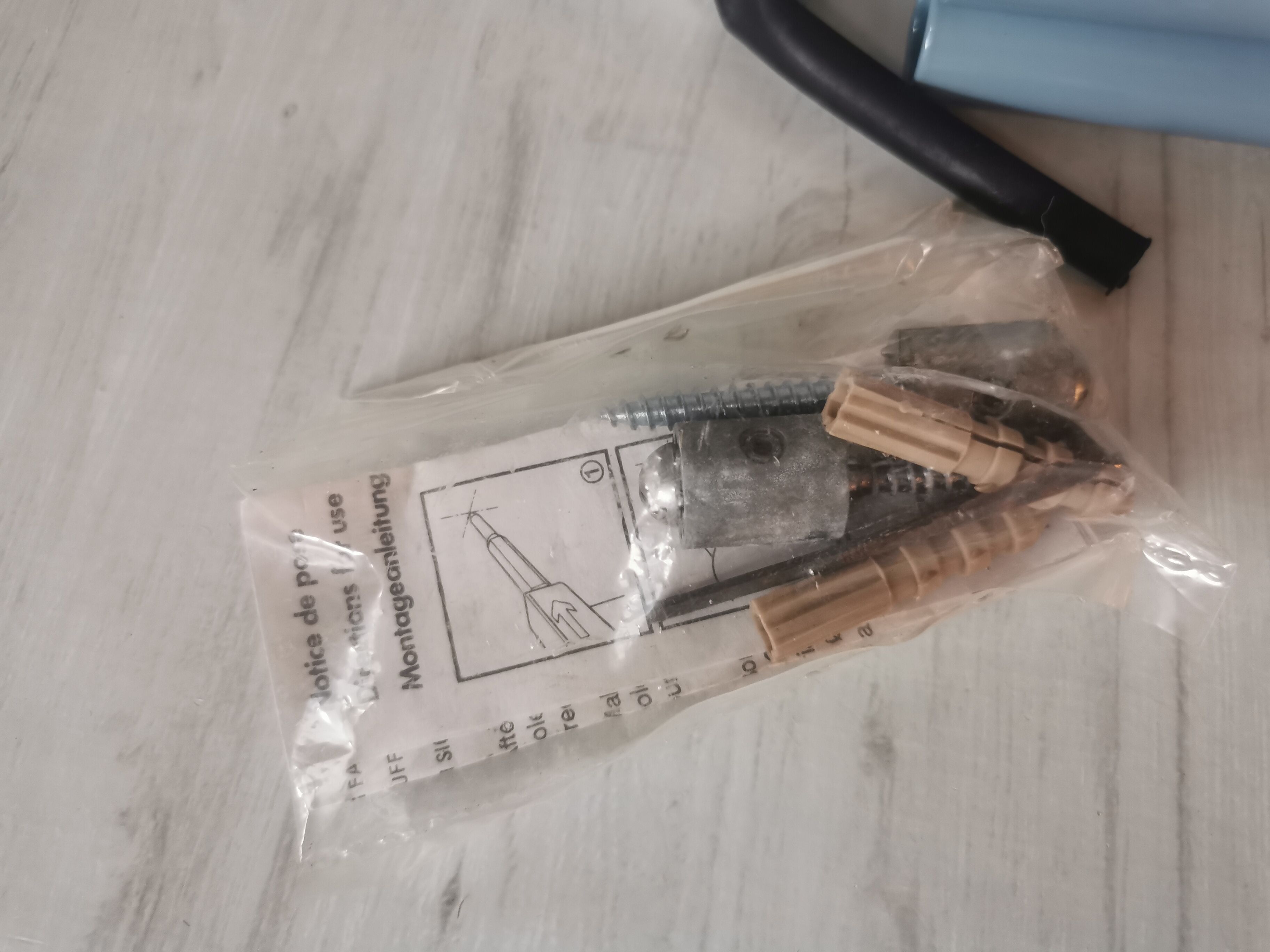 Vintage metal and opaline wall lamp