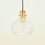 Plafonnier Mid-Century en verre bullé et laiton – H. Tynell pour Limburg, années 60