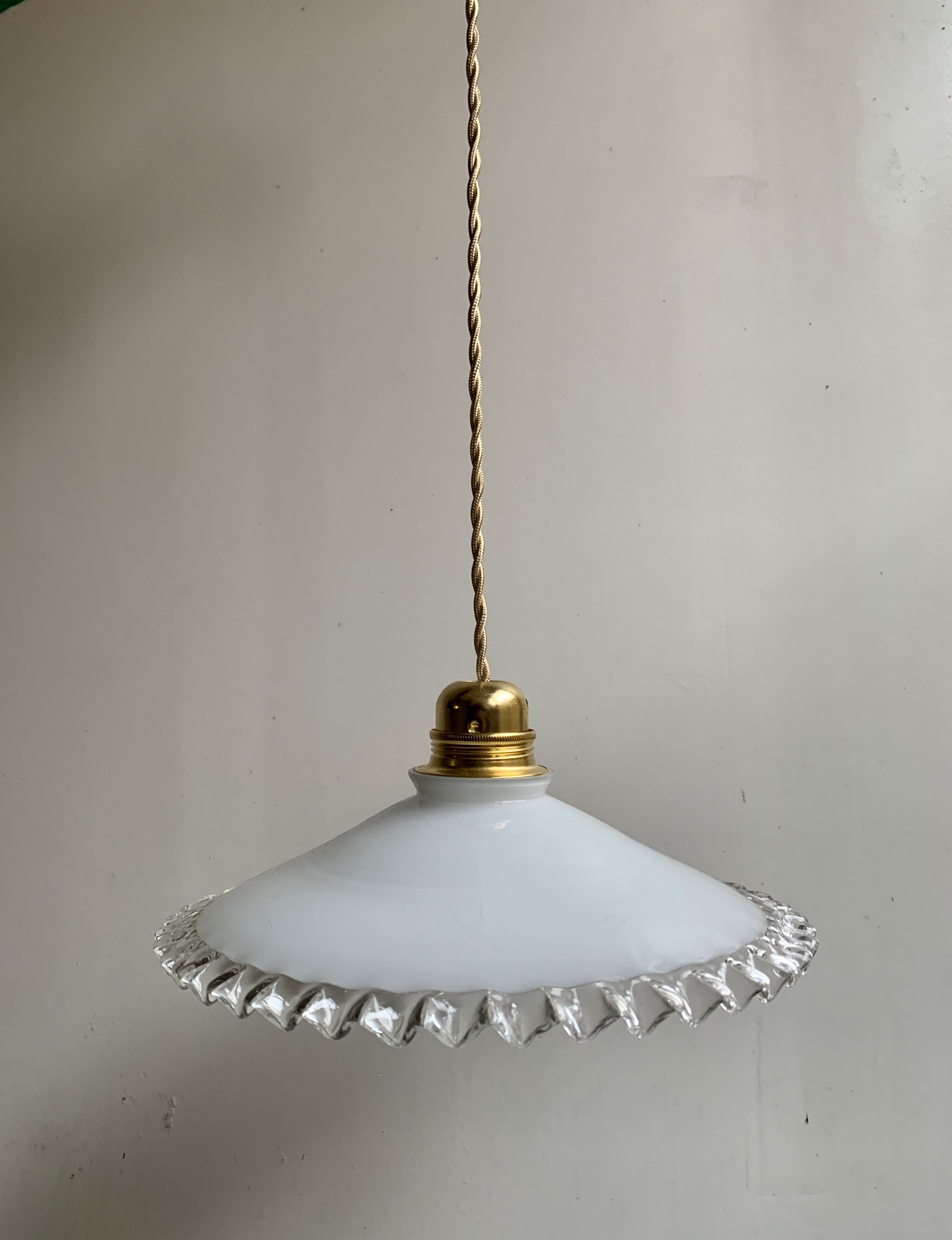 Suspension en opaline vintage
