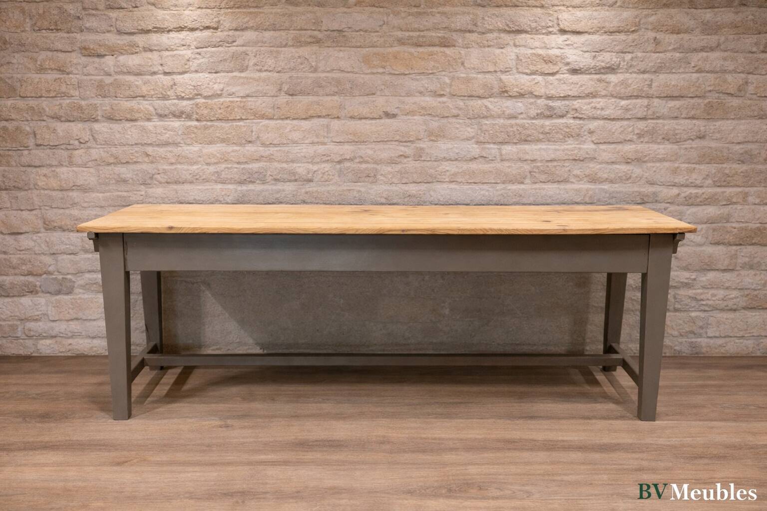Table de ferme relookée bois et gris – charme campagne chic