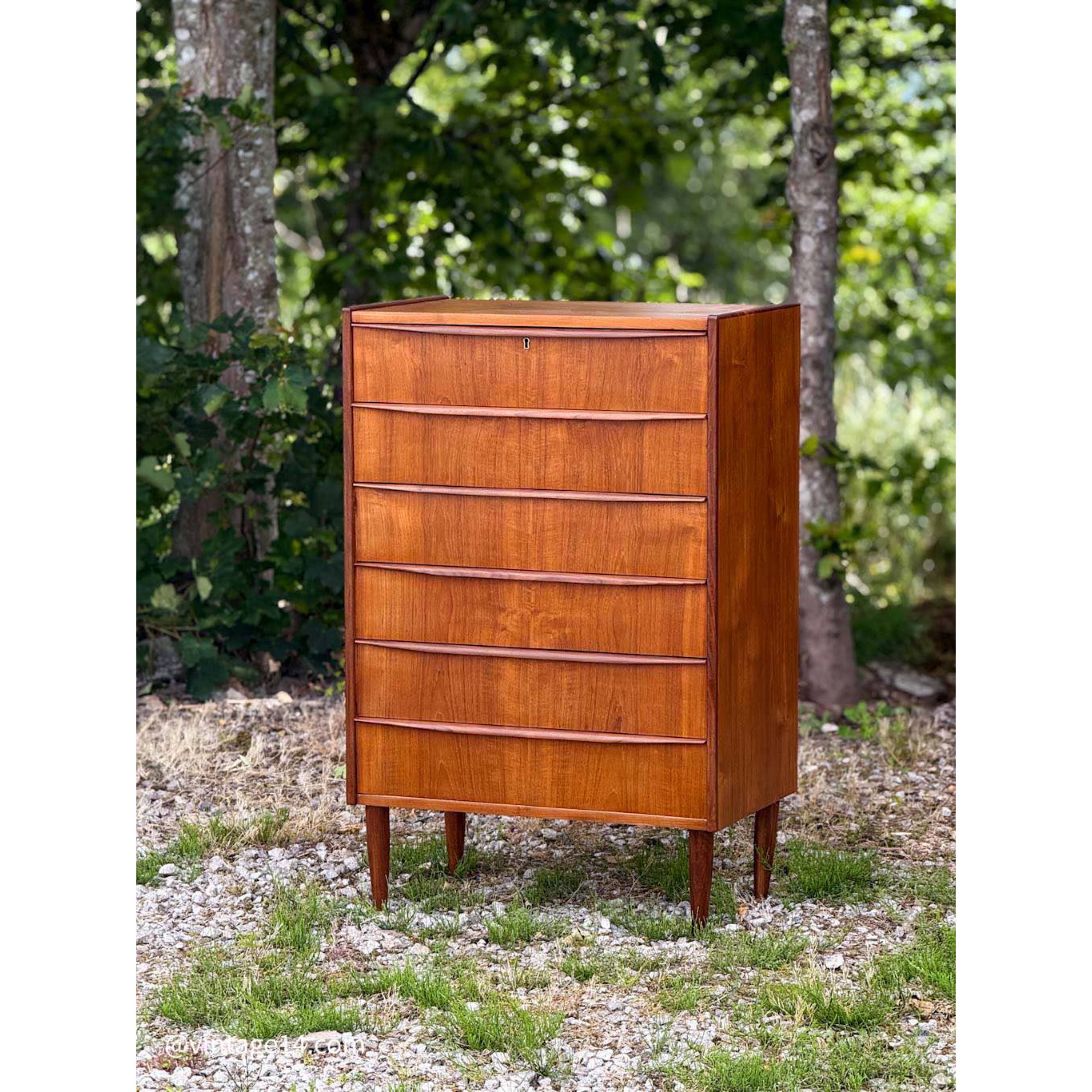 Commode (fabriquée au Danemark 1950)