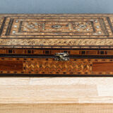 BOX XIXth in wood marquetry and mother-of-pearl