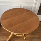Round rattan table