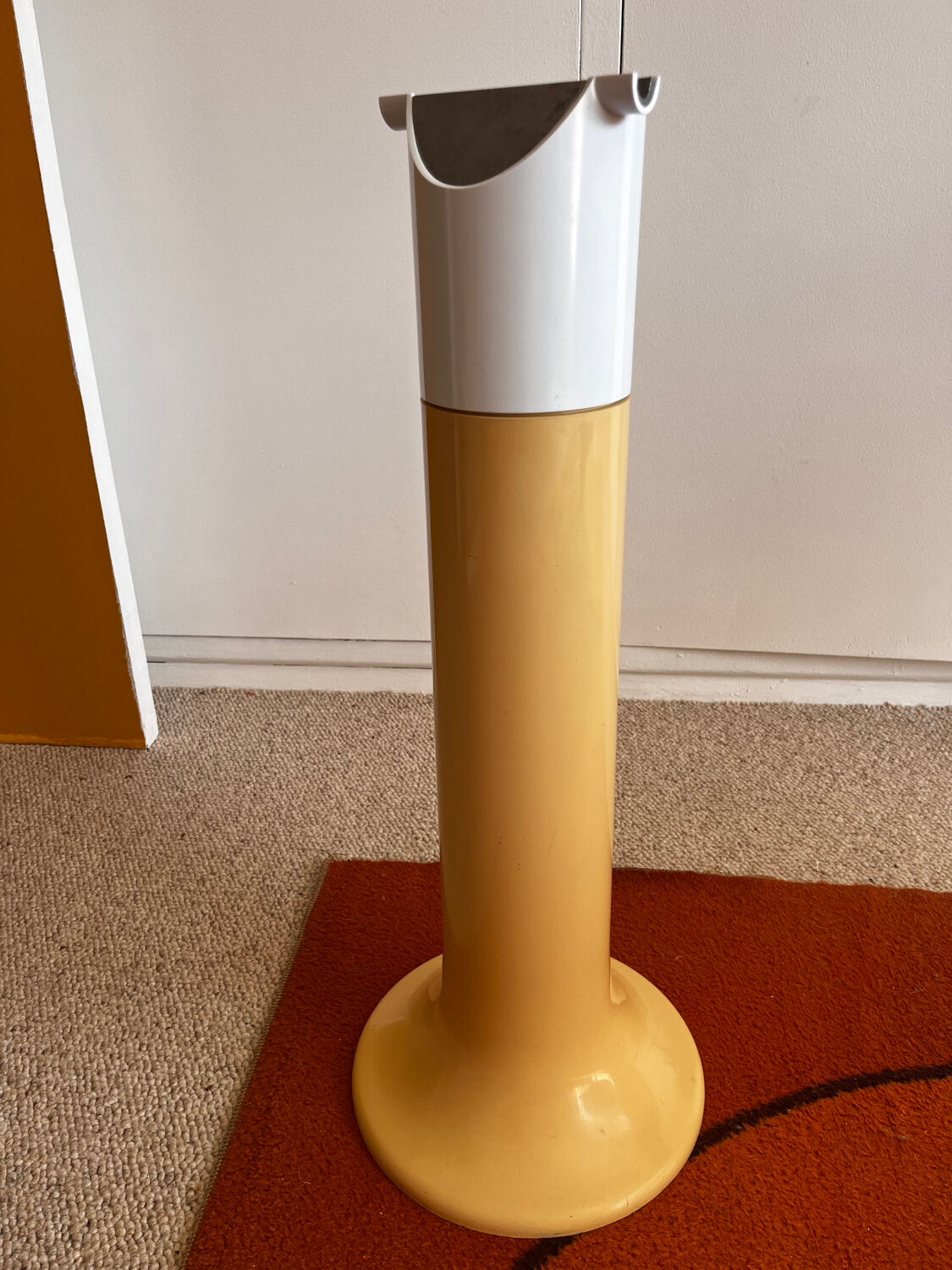 Enzo Mari, Danese Milano, Griglia floor ashtray, 1970s