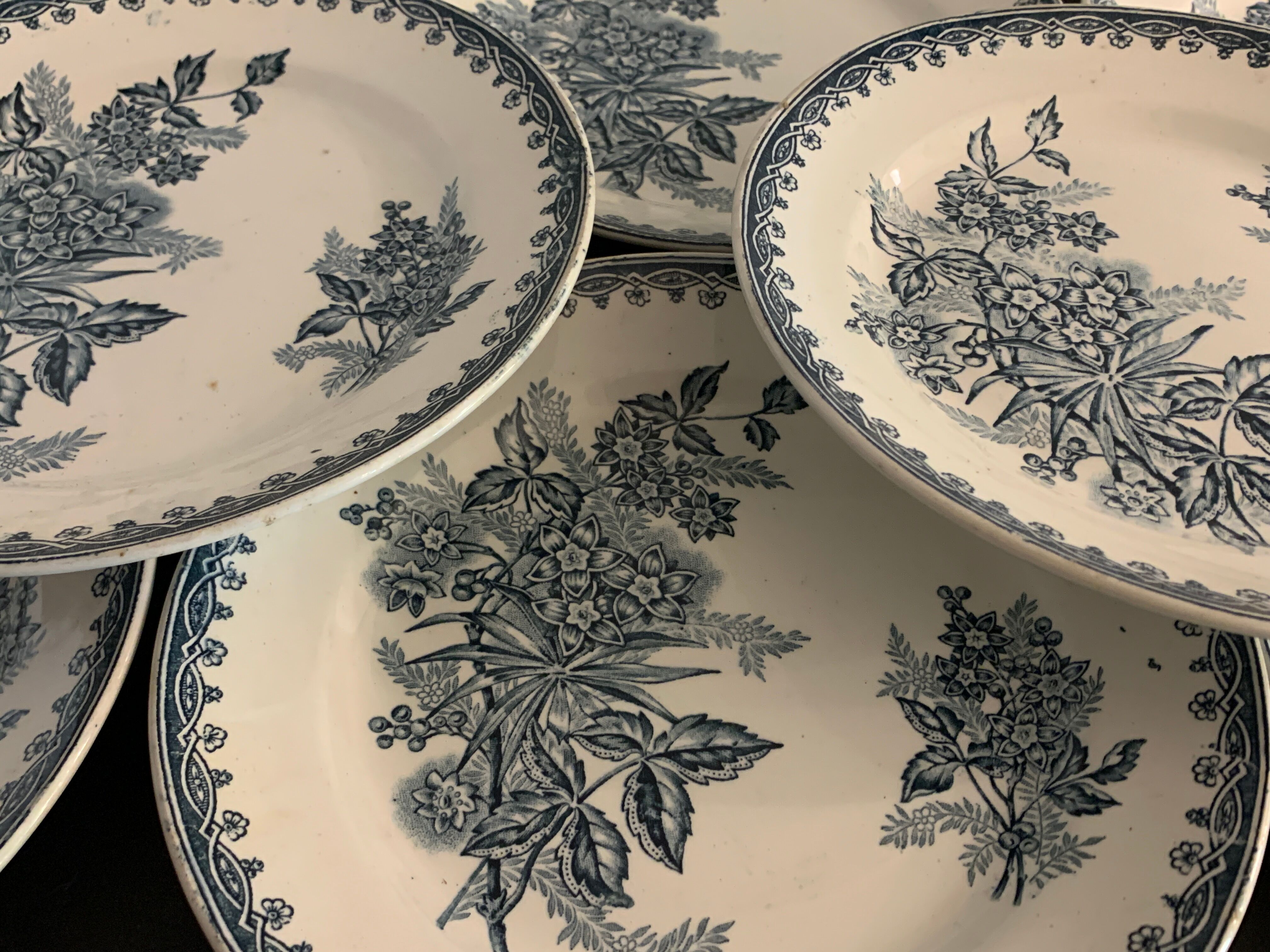 8 dessert plates St Amandinoise St Amand, model Margot