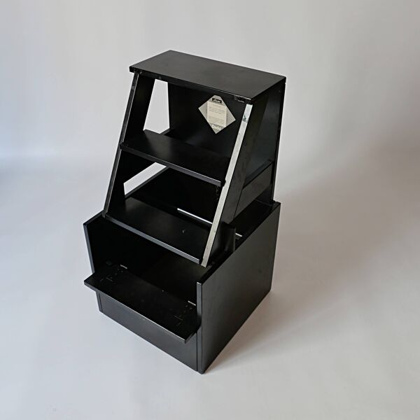 Escabeau pliant 4 marches, table basse