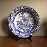 Plat creux ancien, plat faïence Terre de Fer ( Creil et Montereau ), modèle japonisant pagode