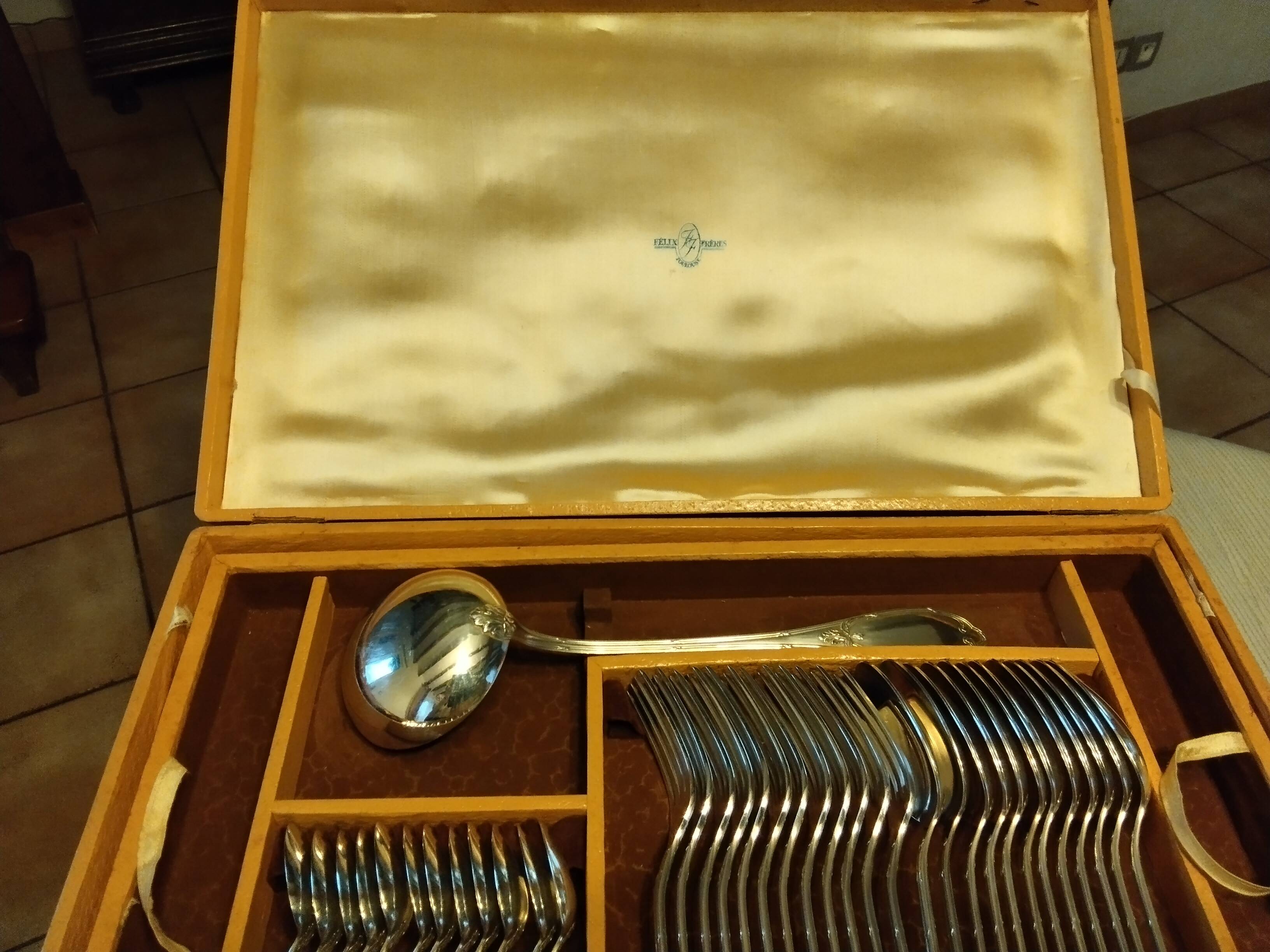 12 silver-plated metal tablespoons by Félix Frères