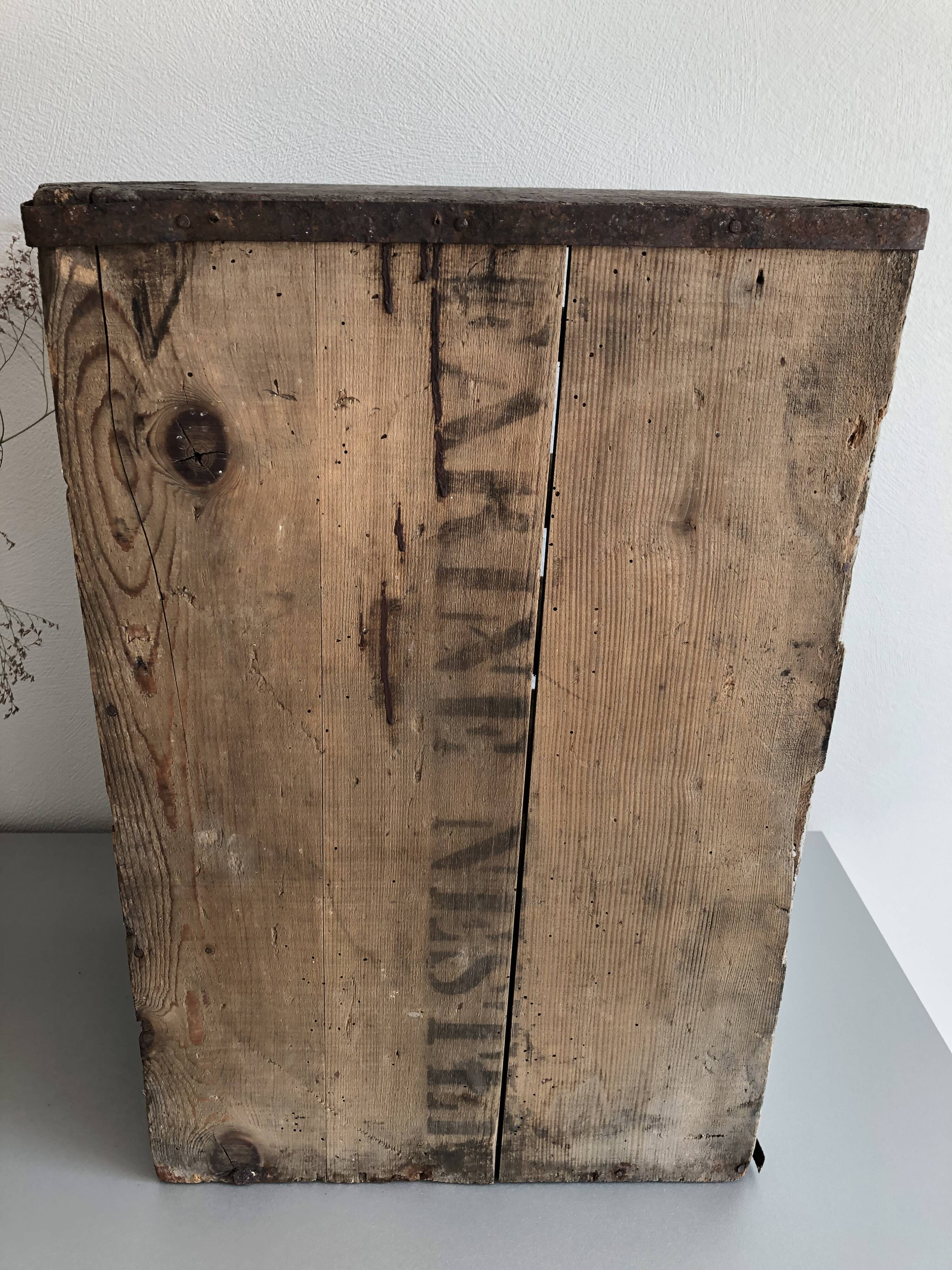 Small drawers furniture skated