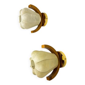 Pair of pear-shaped "Cocoon" wall sconces, resin and pine wood, Italy, 1970s