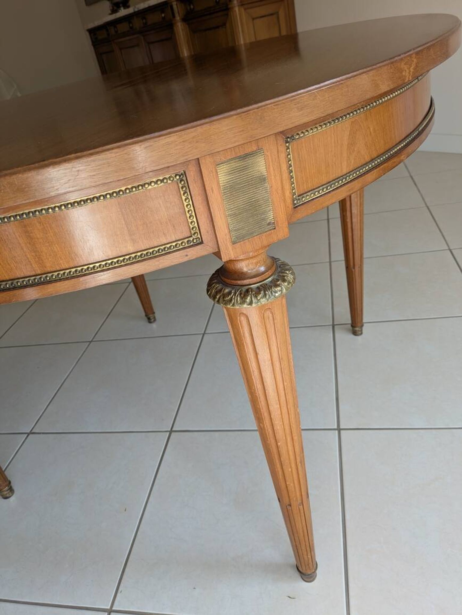 Table (diameter 110) Louis XVI style cherry wood