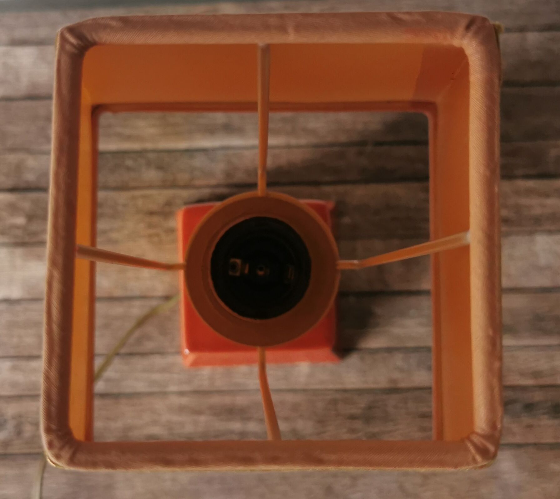 Coral lamp and gold house Le Dauphin