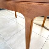 Extendable dining table in NATHAN teak