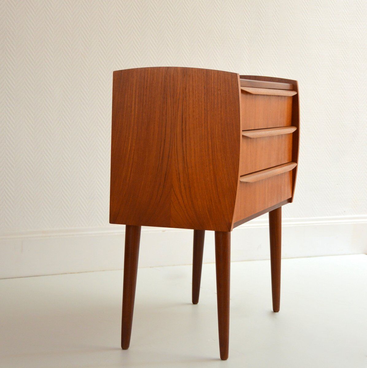 Small chest of drawers Scandinavian teak 1960 vintage