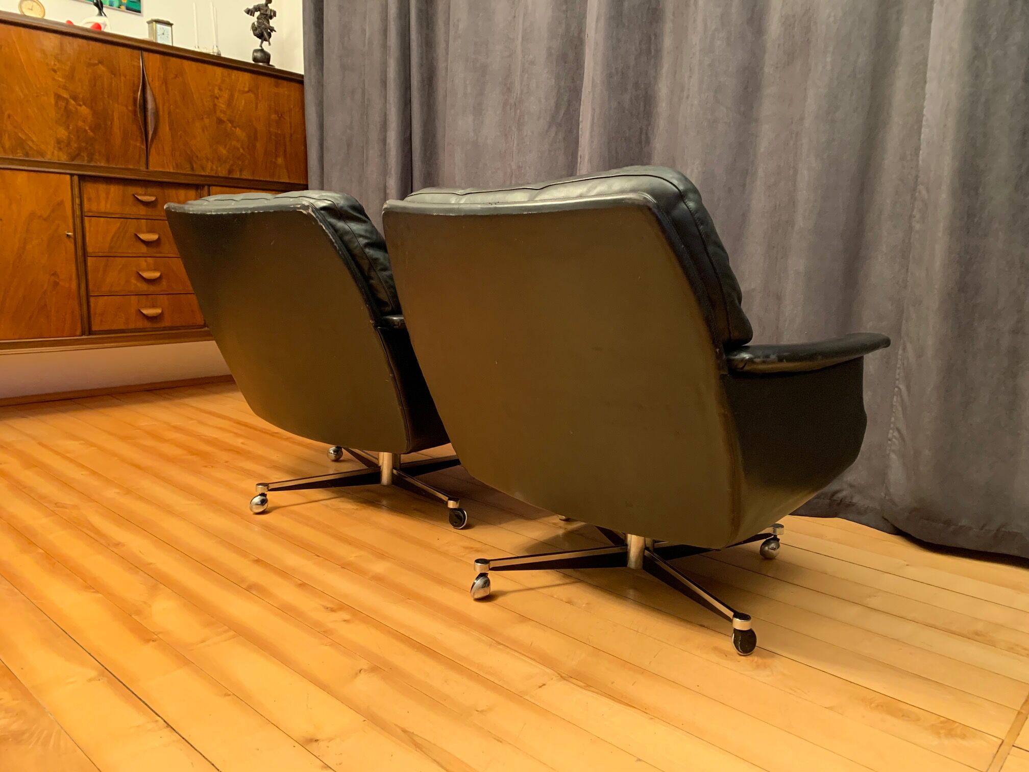 A pair of Möbel Mann armchairs, Germany, 1960s