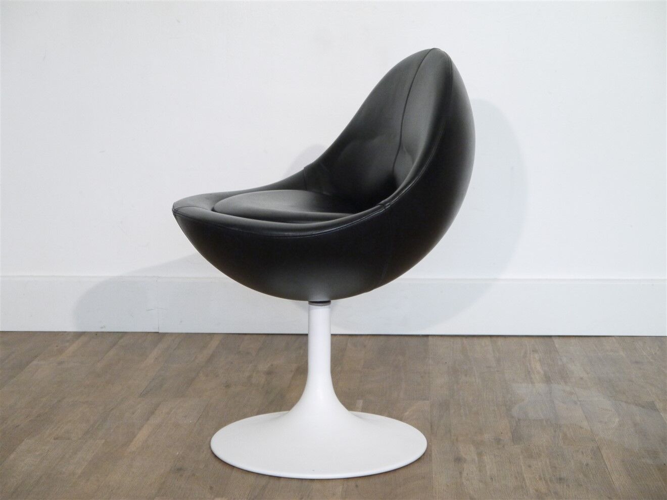 Vintage armchair 1970 tulip foot