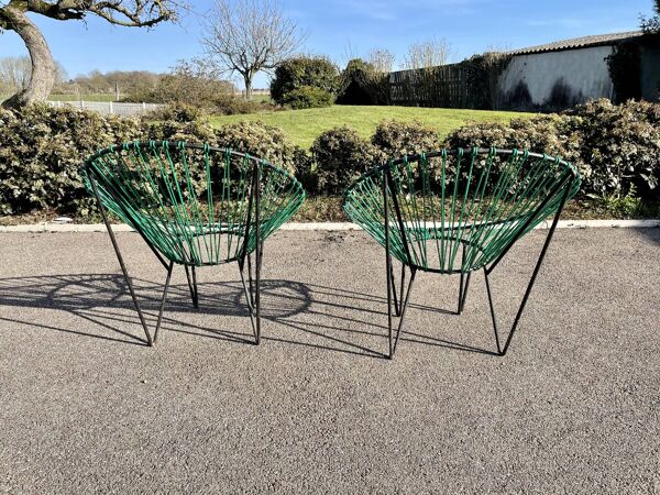 Paire de fauteuils de jardin Acapulco 1950 vintage chauffeuses scoubidou métal