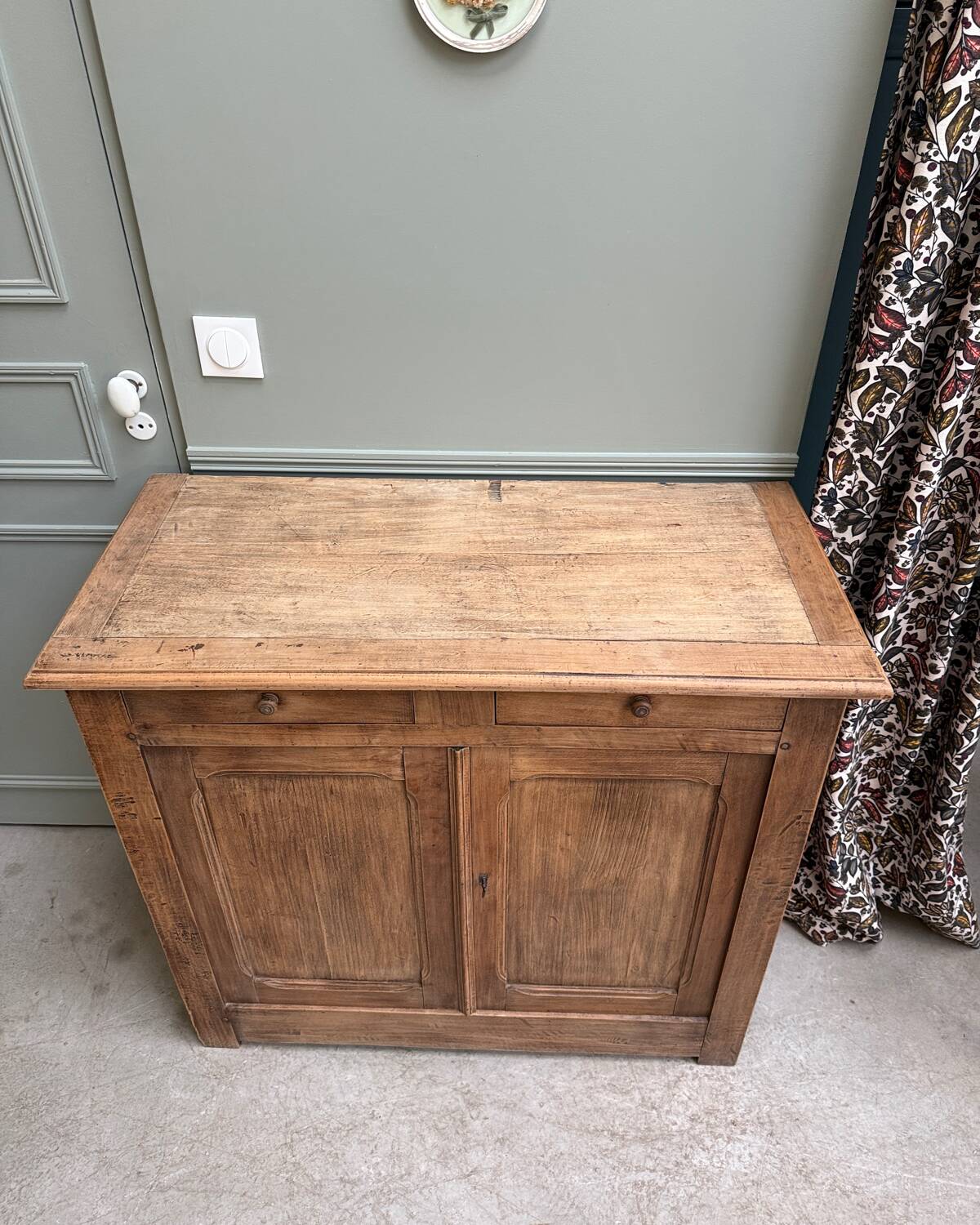 Parisian buffet (renovated)